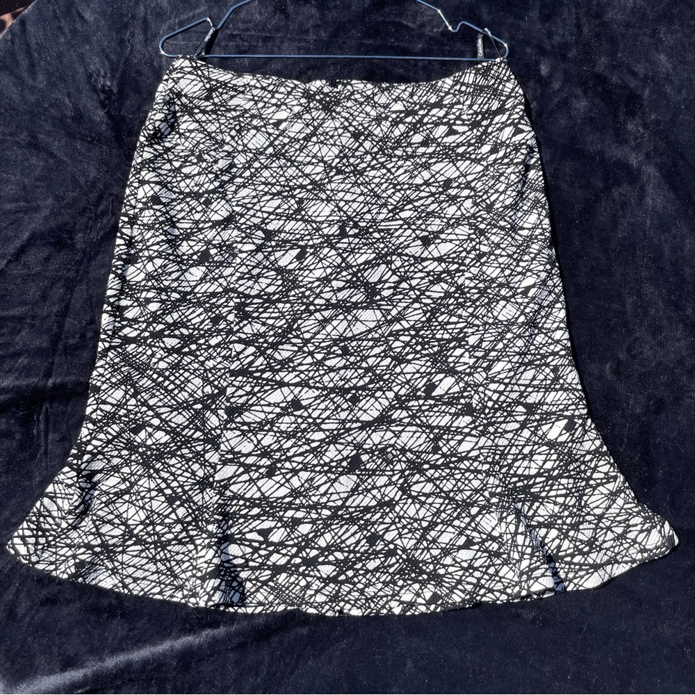 Calvin Klein Black & White Abstract Pattern Midi Mini Flare Skirt - Size 6